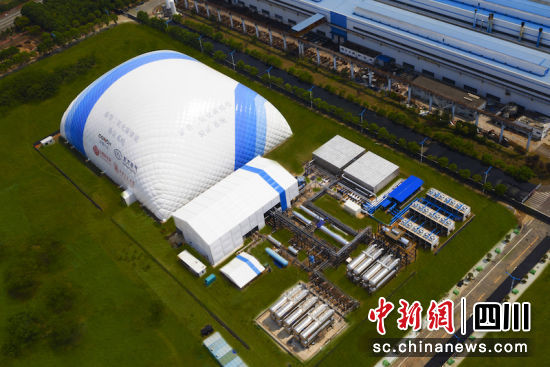 项目像一座蓝白相间的“小山”。Z6·尊龙凯时汽轮机 供图